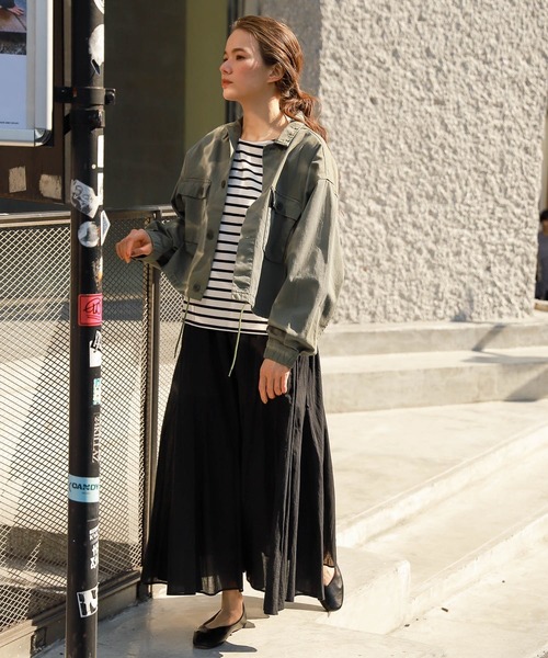 niko and...（ニコアンド）の「サテンドロストミリタリージャケット（ミリタリージャケット・レディース・カーキ/ブルー/アイボリー・MEDIUM/LARGE）」の6枚目の写真