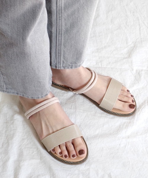 AmiAmi（アミアミ）の「2WAYダブルストラップフラットサンダル（サンダル・レディース・ホワイト×シルバー/パイソン/ブラウン/ブラック/ブラウン系その他/ベージュ/クリアブラック/ダークベージュ/ゼブラ/グリーン/ベージュ系その他/ホワイト/ブラック系その他/オレンジ系その他/シルバー系その他・LL/S/M/L）」の8枚目の写真