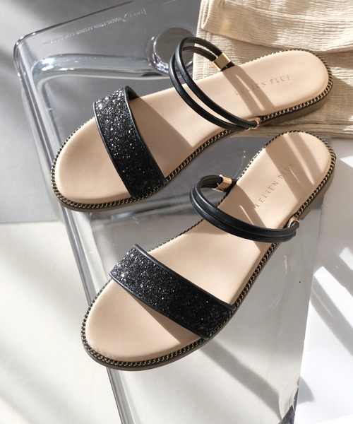 AmiAmi（アミアミ）の「2WAYダブルストラップフラットサンダル（サンダル・レディース・ホワイト×シルバー/パイソン/ブラウン/ブラック/ブラウン系その他/ベージュ/クリアブラック/ダークベージュ/ゼブラ/グリーン/ベージュ系その他/ホワイト/ブラック系その他/オレンジ系その他/シルバー系その他・LL/S/M/L）」の5枚目の写真