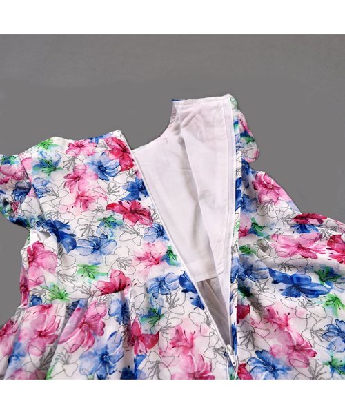 BeBe（ベベ）の「BeBe/カットドビーサマーフラワーワンピース（ワンピース・キッズ・ブルー・120/110/100/140/130/90）」の3枚目の写真