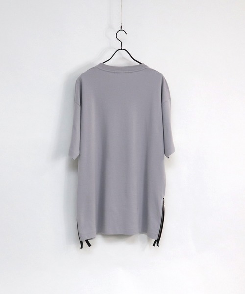 Confirm(コンファーム)の「Confirm / コンファーム サイドジップビッグシルエットTシャツ(Tシャツ/カットソー・メンズ・ブラック/グレー/サックスブルー・M/L)」の9枚目の写真