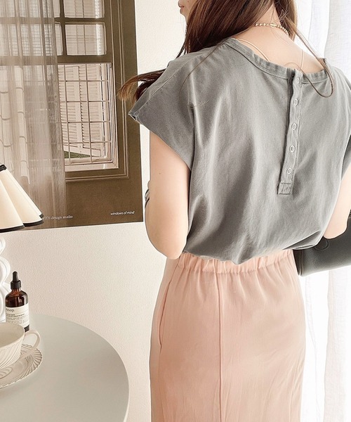 classicalelf（クラシカルエルフ）の「綿100％　絶妙ヴィンテージ。スノーウォッシュ加工2wayヘンリーTシャツ。（Tシャツ/カットソー・レディース・ブラック/グレー/ブルー/モカ/グレイッシュベージュ・MEDIUM/LARGE/X-LARGE）」の22枚目の写真