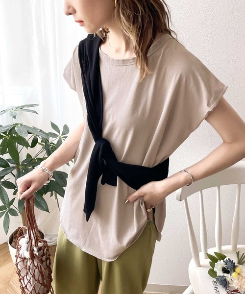 classicalelf（クラシカルエルフ）の「綿100％　絶妙ヴィンテージ。スノーウォッシュ加工2wayヘンリーTシャツ。（Tシャツ/カットソー・レディース・ブラック/グレー/ブルー/モカ/グレイッシュベージュ・MEDIUM/LARGE/X-LARGE）」の20枚目の写真