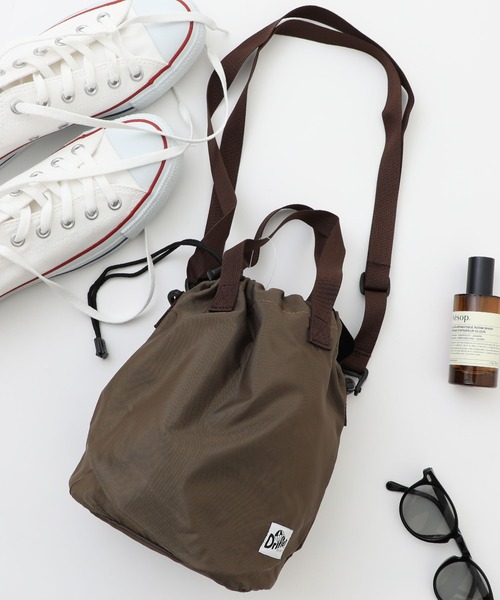 Drifter（ドリフター）の「【Drifter】/DRAWSTRING POUCH ドリフター円マチドローストリングショルダーバッグ ※（ショルダーバッグ・レディース・ブラック/ダークブラウン/ベージュ/ブラウン/レオパード/アニマル/グリーン/ピンク/ブルー/ネイビー/パープル/その他1/グレー/その他2/その他4/その他5/その他3/グリーン系その他2/イエロー/その他7/その他8/バーガンディー/その他9/カモフラージュ・FREE）」の4枚目の写真