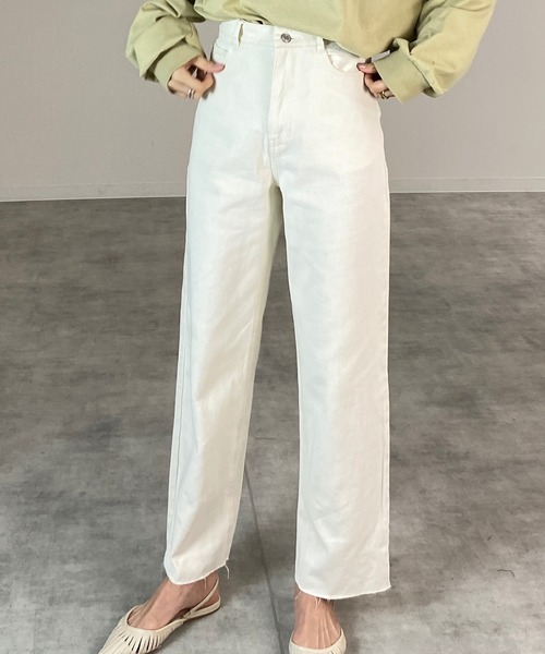 She's Closet（シーズクローゼット）の「裾カットオフハイウエストストレートデニムパンツ（デニムパンツ・レディース・ライトブルー/ブラック/パープル/オフホワイト/ブルー・S/M）」の2枚目の写真