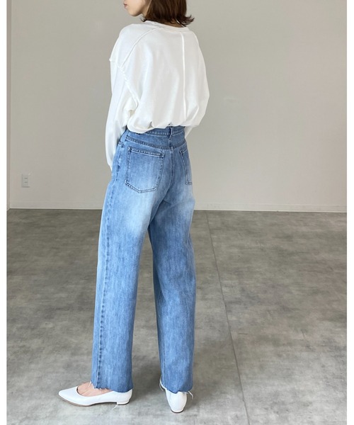 She's Closet（シーズクローゼット）の「裾カットオフハイウエストストレートデニムパンツ（デニムパンツ・レディース・ライトブルー/ブラック/パープル/オフホワイト/ブルー・S/M）」の15枚目の写真