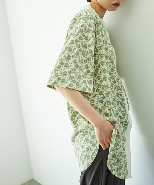 VACANCY（ヴァカンシー）の「クレリック花柄ハーフシャツ（シャツ/ブラウス・レディース・ブラック/グリーン・FREE）」の22枚目の写真