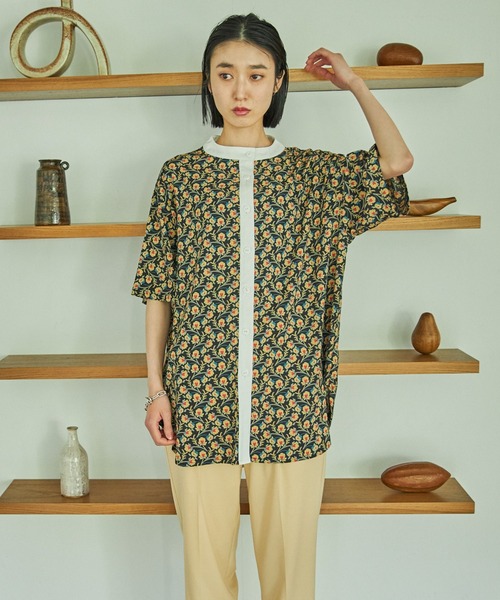 VACANCY（ヴァカンシー）の「クレリック花柄ハーフシャツ（シャツ/ブラウス・レディース・ブラック/グリーン・FREE）」の11枚目の写真