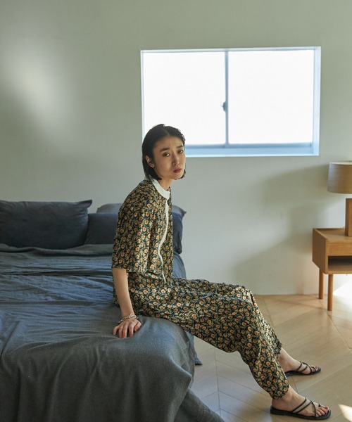 VACANCY（ヴァカンシー）の「クレリック花柄ハーフシャツ（シャツ/ブラウス・レディース・ブラック/グリーン・FREE）」の16枚目の写真