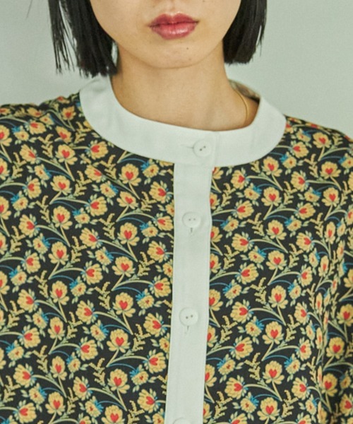 VACANCY（ヴァカンシー）の「クレリック花柄ハーフシャツ（シャツ/ブラウス・レディース・ブラック/グリーン・FREE）」の8枚目の写真