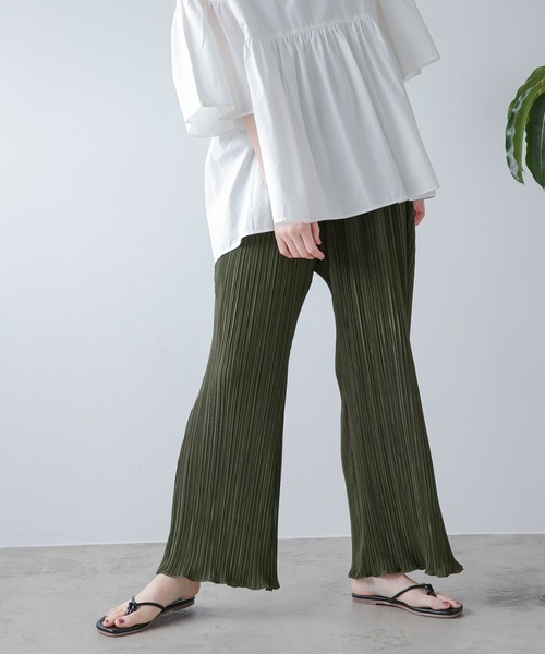 A part by（アパートバイ）の「プリーツフレアイージーパンツ　947447（その他パンツ・レディース・ブラック/ブラウン系その他/ベージュ/カーキ/ライトブルー・SMALL/MEDIUM）」の4枚目の写真