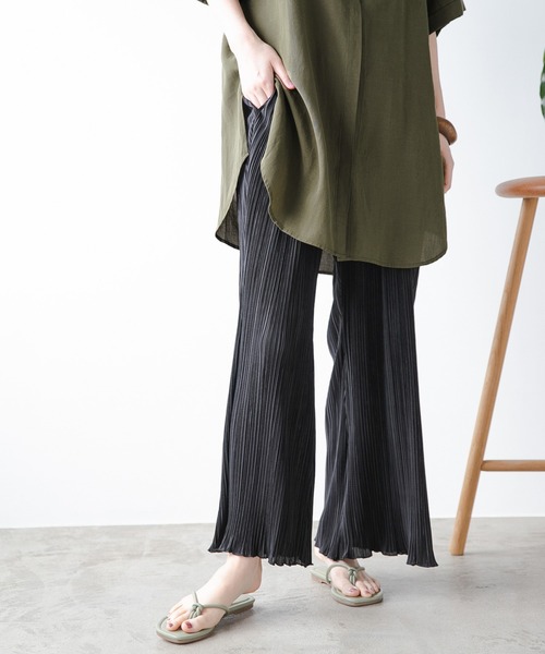 A part by（アパートバイ）の「プリーツフレアイージーパンツ　947447（その他パンツ・レディース・ブラック/ブラウン系その他/ベージュ/カーキ/ライトブルー・SMALL/MEDIUM）」の2枚目の写真