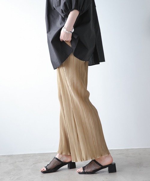 A part by（アパートバイ）の「プリーツフレアイージーパンツ　947447（その他パンツ・レディース・ブラック/ブラウン系その他/ベージュ/カーキ/ライトブルー・SMALL/MEDIUM）」の10枚目の写真
