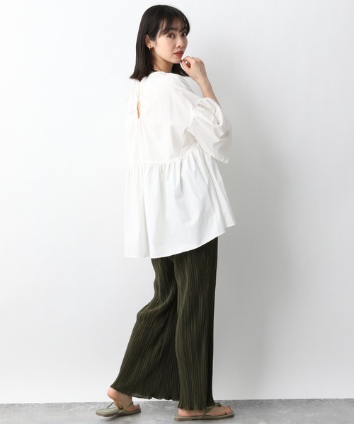 A part by（アパートバイ）の「プリーツフレアイージーパンツ　947447（その他パンツ・レディース・ブラック/ブラウン系その他/ベージュ/カーキ/ライトブルー・SMALL/MEDIUM）」の11枚目の写真