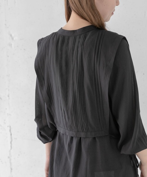 URBAN RESEARCH Sonny Label（アーバンリサーチサニーレーベル）の「ピンタックベストセットブラウス（シャツ/ブラウス・レディース・ブラック/アイボリー/ベージュ・FREE）」の4枚目の写真