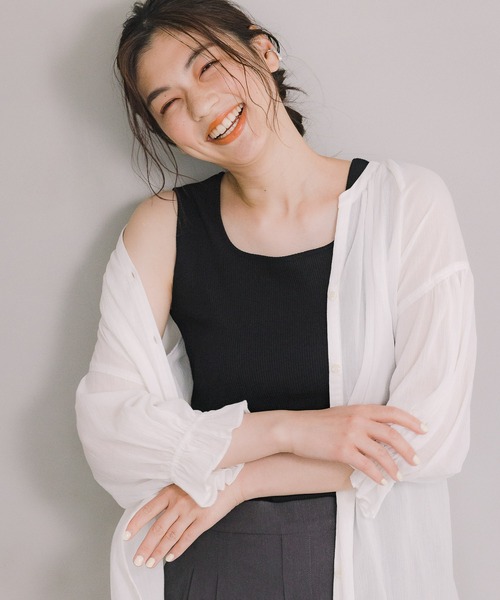 GLOBAL WORK（グローバルワーク）の「Beauteeスクエアタンク/941356（タンクトップ・レディース・ホワイト/ブラック/アイボリー/キャメル/ライトイエロー/グリーン系その他3/ダークグレー/その他・MEDIUM/LARGE）」の3枚目の写真