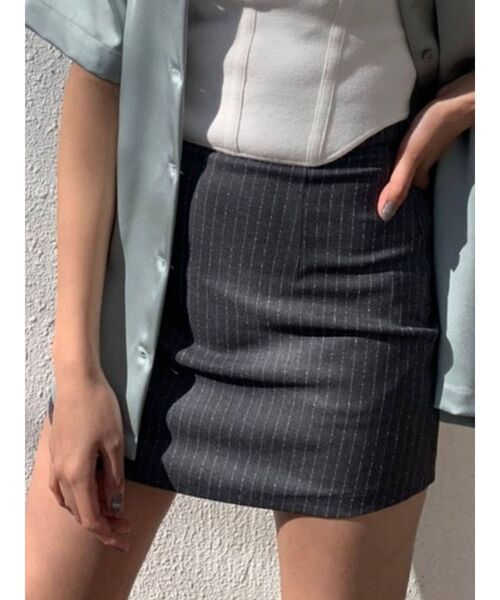 EMODA(エモダ)の「カーブミニスカート(スカート・レディース・ホワイト/ブラック/その他・SMALL/MEDIUM)」の3枚目の写真