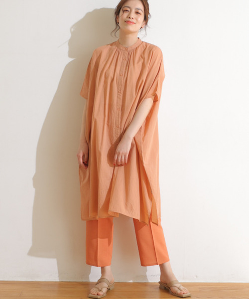 Green　Parks（グリーンパークス）の「I ギャザーゆったりチュニック＊（チュニック・レディース・ブラック/オレンジ/グレイッシュベージュ/オフホワイト・FREE）」の4枚目の写真