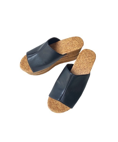 ENVYM（アンビー）の「ウェッジセンターシームサンダル（サンダル・レディース・クリア/ブラック・24.5cm/23.5cm/22.5cm）」の4枚目の写真