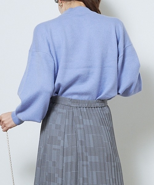 SNIDEL(スナイデル)の「コールドショルダーニットプルオーバー(ニット/セーター・レディース・ライトブルー/オフホワイト/ピンク/モカ・FREE)」の19枚目の写真