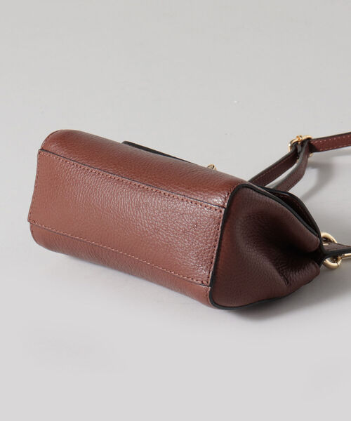 AULENTTI（オウレンティ）の「【AULENTTI/オーレンティ】ひねり金具フラップミニポシェット（ショルダーバッグ・レディース・ブラウン/ブラック・FREE）」の13枚目の写真