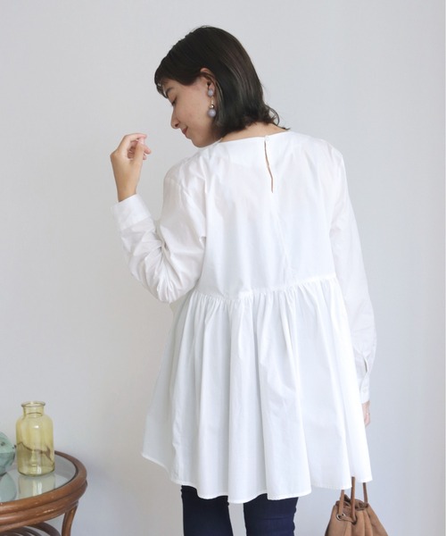 HER CLOSET（ハークローゼット）の「【shemoshelly】ペプラムブラウス（シャツ/ブラウス・レディース・ホワイト/ブラック/ブラウン/グレイッシュベージュ・M）」の6枚目の写真