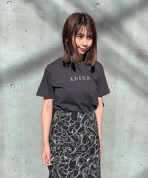 ADIRA（アディラ）の「プックリシシュウT（Tシャツ/カットソー・レディース・ホワイト/スミクロ・SMALL）」の3枚目の写真