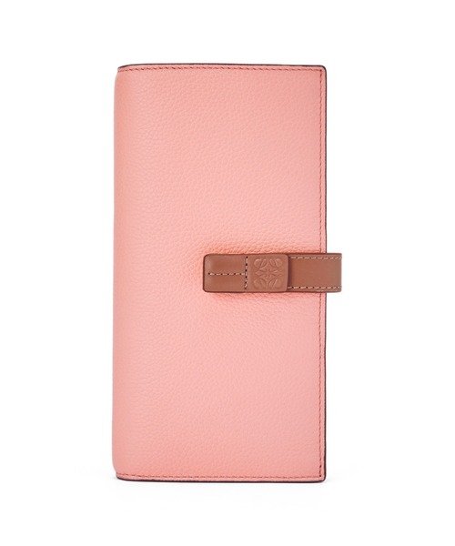 LOEWE(ロエベ)の「バーティカル ウォレット ラージ (グレインカーフ)(財布・レディース・ライトピンク/ベージュ系その他/グリーン系その他/ブラウン系その他/グリーン系その他2/ピンク×イエロー/グレー/ホワイト×ライム/グリーン系その他4/グリーン系その他5・ONE SIZE)」の9枚目の写真