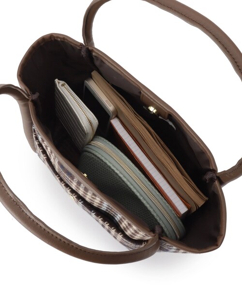 DRESKIP（ドレスキップ）の「◆【ポ－チ付】つまみハンドルトート（トートバッグ・レディース・ブラック系2/ベージュ系1/ネイビー系1・00）」の4枚目の写真