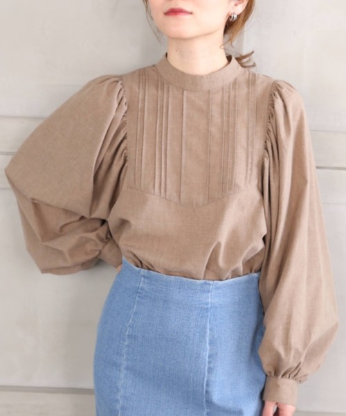 moment+*NewArrival*T/Cシャンブレースタンドカラーボリュームスリーブピンタックブラウス