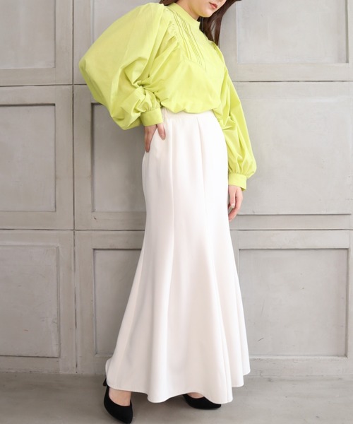 moment+（モーメントプラス）の「T/Cシャンブレー スタンドカラーボリュームスリーブピンタックブラウス（シャツ/ブラウス・レディース・ブラウン/オフホワイト/オレンジ/ナチュラル/イエロー×グリーン・M）」の10枚目の写真