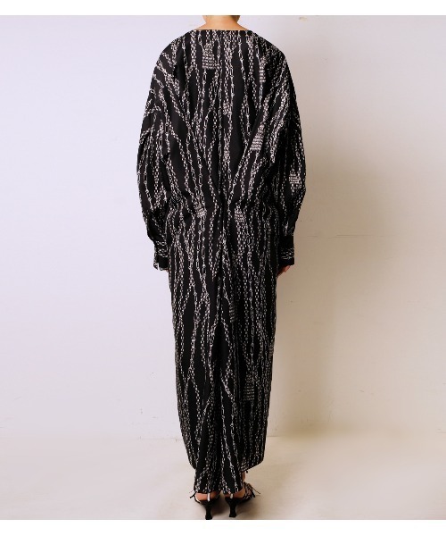 iRENE（アイレネ）の「Line Drawing PrintShirt Dress（ワンピース