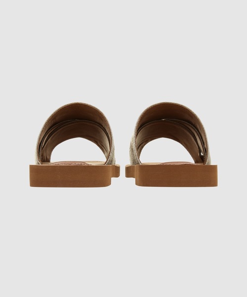 Chloe(クロエ)の「WOODY / フラットミュール FLAT SANDAL(サンダル・レディース・ベージュ・38/36/37/39/35)」の5枚目の写真