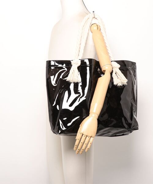 CECIL McBEE(セシルマクビー)の「【CECILMcBEE/セシルマクビー】PVCトート×巾着バッグ(トートバッグ・レディース・ブラック/ブラウン・FREE)」の8枚目の写真