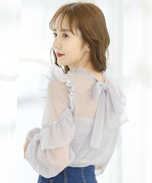 TITTY&CO.(ティティーアンドコー)の「フリルスリーブチュールトップス(シャツ/ブラウス・レディース・ベージュ/アイボリー/ライトブルー・FREE)」の3枚目の写真