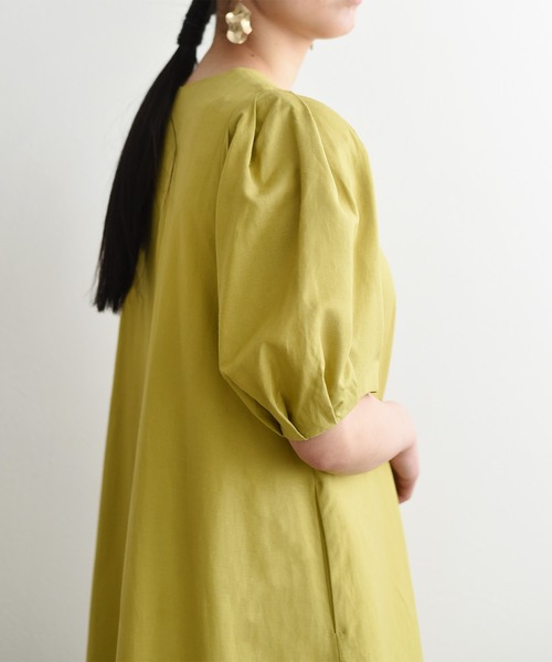 LHELBIE(レルビエ)の「ボリュームスリーブリネンワンピース(ワンピース・レディース・ベージュ/ピンク/黄緑系・M)」の8枚目の写真