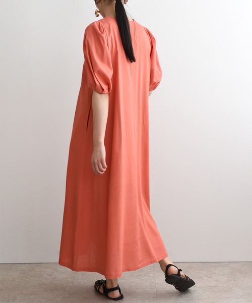 LHELBIE(レルビエ)の「ボリュームスリーブリネンワンピース(ワンピース・レディース・ベージュ/ピンク/黄緑系・M)」の12枚目の写真