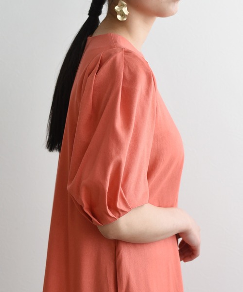 LHELBIE(レルビエ)の「ボリュームスリーブリネンワンピース(ワンピース・レディース・ベージュ/ピンク/黄緑系・M)」の16枚目の写真