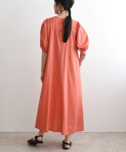 LHELBIE(レルビエ)の「ボリュームスリーブリネンワンピース(ワンピース・レディース・ベージュ/ピンク/黄緑系・M)」の14枚目の写真