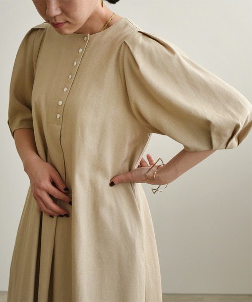 LHELBIE(レルビエ)の「ボリュームスリーブリネンワンピース(ワンピース・レディース・ベージュ/ピンク/黄緑系・M)」の21枚目の写真