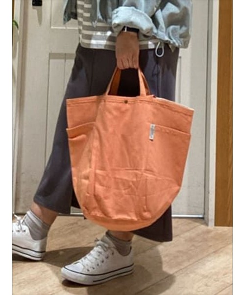 Samansa Mos2 blue（サマンサモスモスブルー）の「サイドポケットトートバッグ（ハンドバッグ・レディース・イエロー/オレンジ/キナリ・ﾌﾘ-）」の3枚目の写真