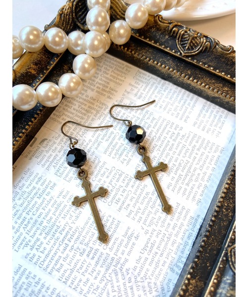 tone(トーン)の「【MUURABBTI】十字架アンティークピアス(MA)(ピアス(両耳用)・レディース・レッド/ブラック系その他/ブラック・FREE)」の2枚目の写真