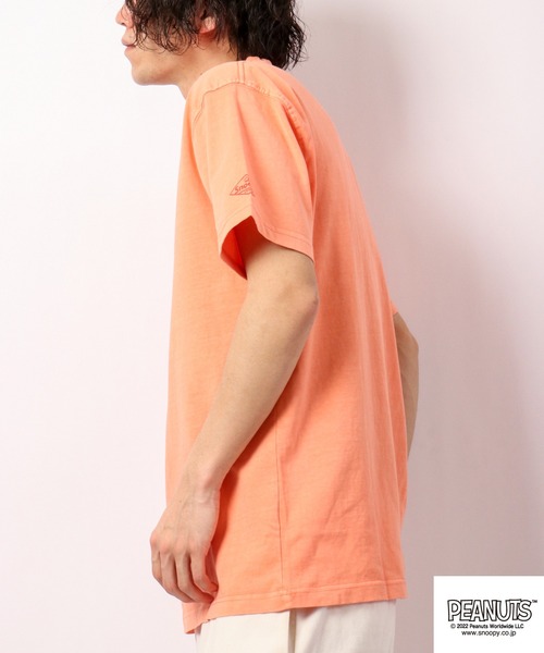 PEANUTS(ピーナッツ)の「PEANUTS SNOOPY/スヌーピー ピグメント染め半袖Tシャツ(Tシャツ/カットソー・レディース・ホワイト/オレンジ・LL/M/S/L)」の7枚目の写真