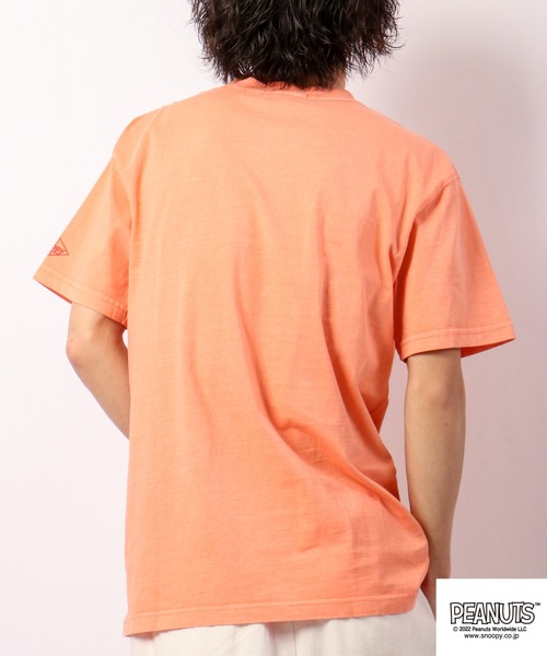 PEANUTS(ピーナッツ)の「PEANUTS SNOOPY/スヌーピー ピグメント染め半袖Tシャツ(Tシャツ/カットソー・レディース・ホワイト/オレンジ・LL/M/S/L)」の6枚目の写真