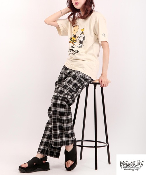 PEANUTS(ピーナッツ)の「PEANUTS SNOOPY/スヌーピー ピグメント染め半袖Tシャツ(Tシャツ/カットソー・レディース・ホワイト/オレンジ・LL/M/S/L)」の18枚目の写真
