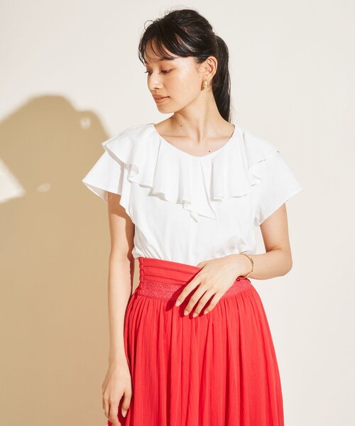 Feroux(フェルゥ)の「【吸水速乾・洗える】ラッフル Tシャツ(Tシャツ/カットソー・レディース・ホワイト系/アイボリー系/ブラック系/黄土色系・F)」の2枚目の写真