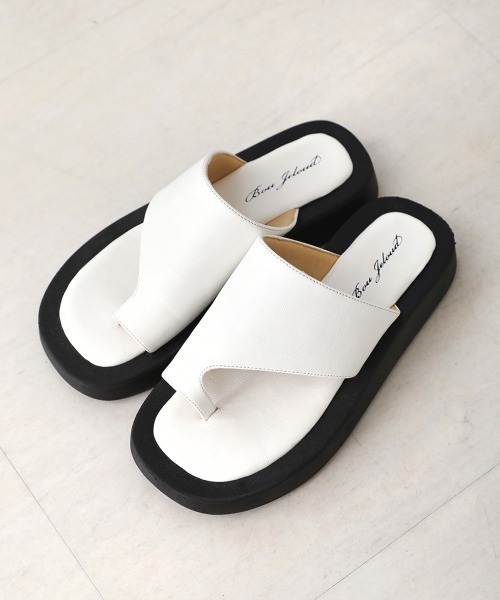 Bou Jeloud(ブージュルード)の「【WEB限定】ボリュームトングサンダル(サンダル・レディース・ホワイト/ブラック/グレー・M/L)」の2枚目の写真