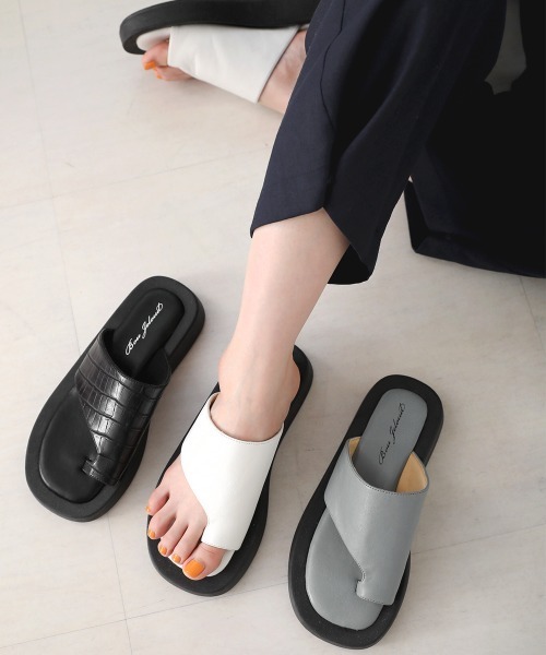 Bou Jeloud(ブージュルード)の「【WEB限定】ボリュームトングサンダル(サンダル・レディース・ホワイト/ブラック/グレー・M/L)」の9枚目の写真
