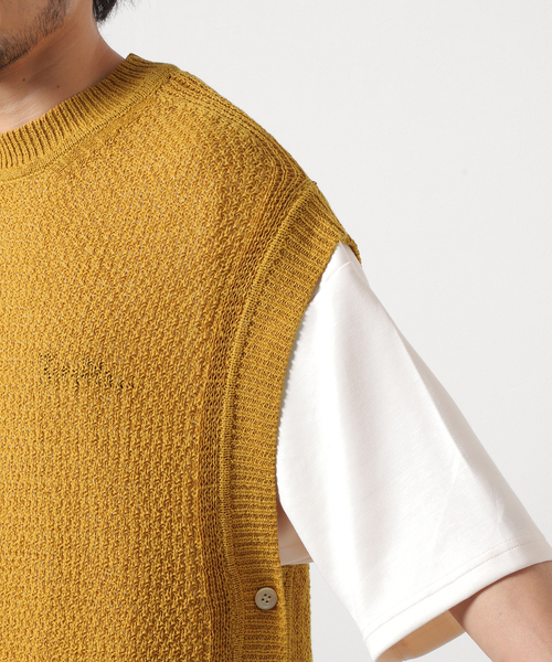 JOURNAL STANDARD J.S HOMESTEAD（ジャーナルスタンダードホームステッド）の「【J.S Homestead】リネン ミックス ストール ニット ベスト（ベスト・メンズ・ライトホワイト/イエロー/ブラック系その他・FREE）」の10枚目の写真