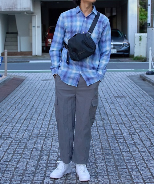 MAISON CLUB(メゾンクラブ)の「【MAISON CLUB】ナイロンクロストラペーズショルダーバッグ KNF(ショルダーバッグ・メンズ・ブラック/ブラック系その他2・FREE)」の21枚目の写真